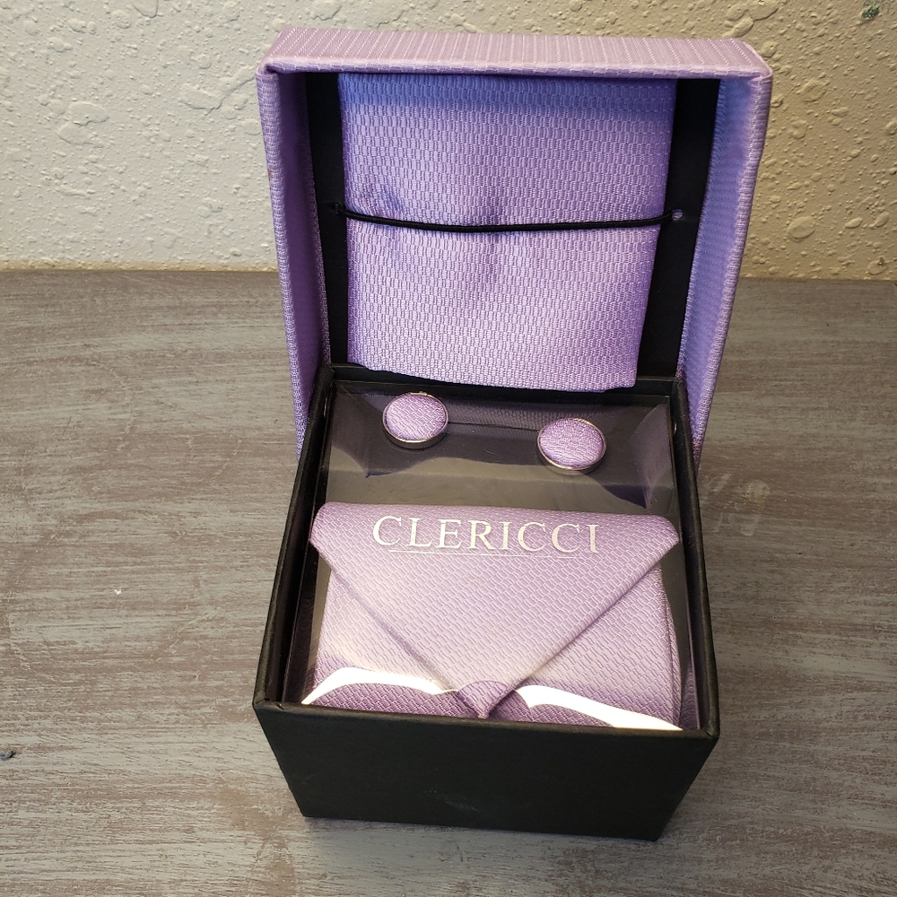 Clericci Lavender Tie Set NIB